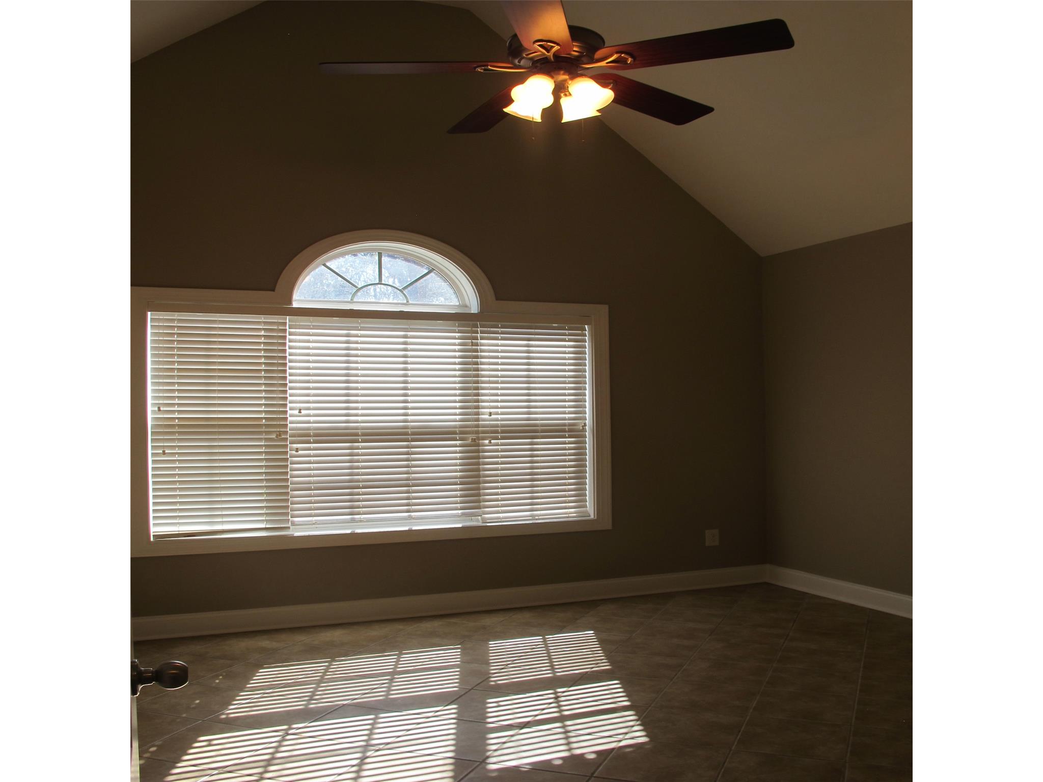 211 Wood St, Commerce, GA 30529 photo 14