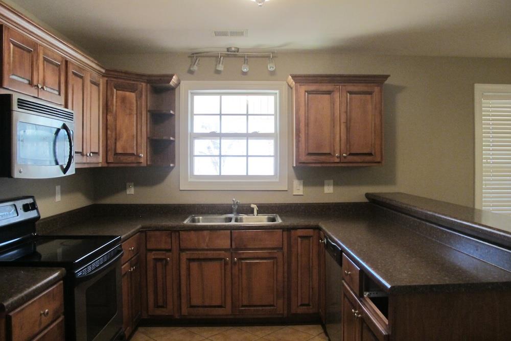 211 Wood St, Commerce, GA 30529 photo 8