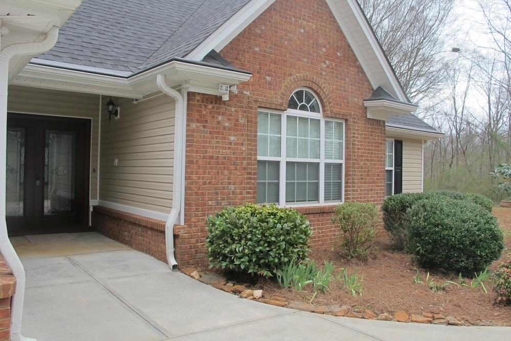 211 Wood St, Commerce, GA 30529 photo 2