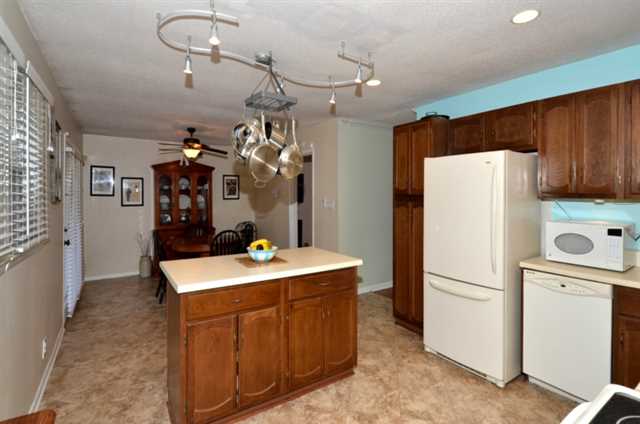 2116 Ellwyn Dr, Atlanta, GA 30341 photo 7