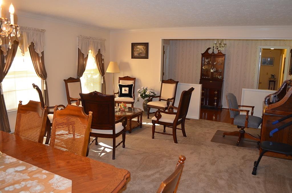 111 Windsor Dr, Calhoun, GA 30701 photo 4