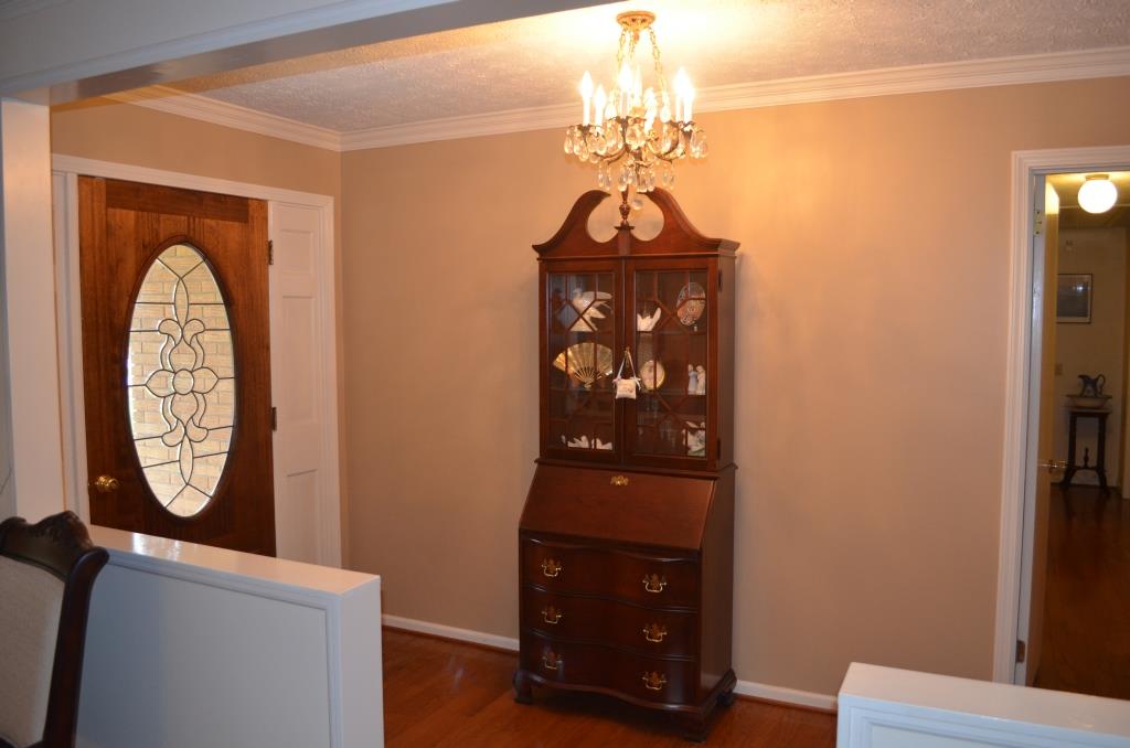 111 Windsor Dr, Calhoun, GA 30701 photo 2