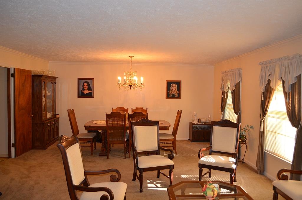111 Windsor Dr, Calhoun, GA 30701 photo 3
