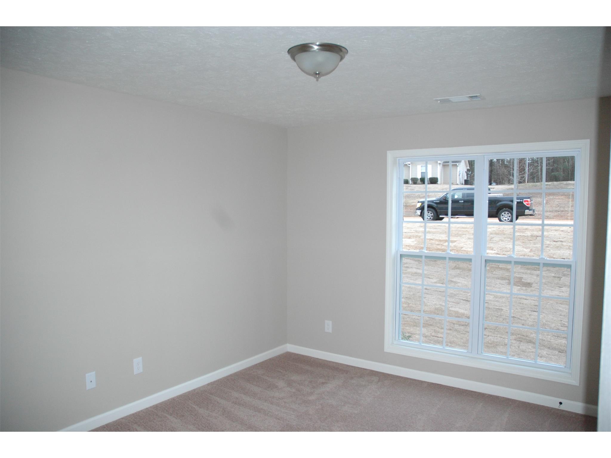 130 Redwood Dr, Lagrange, GA 30240 photo 9