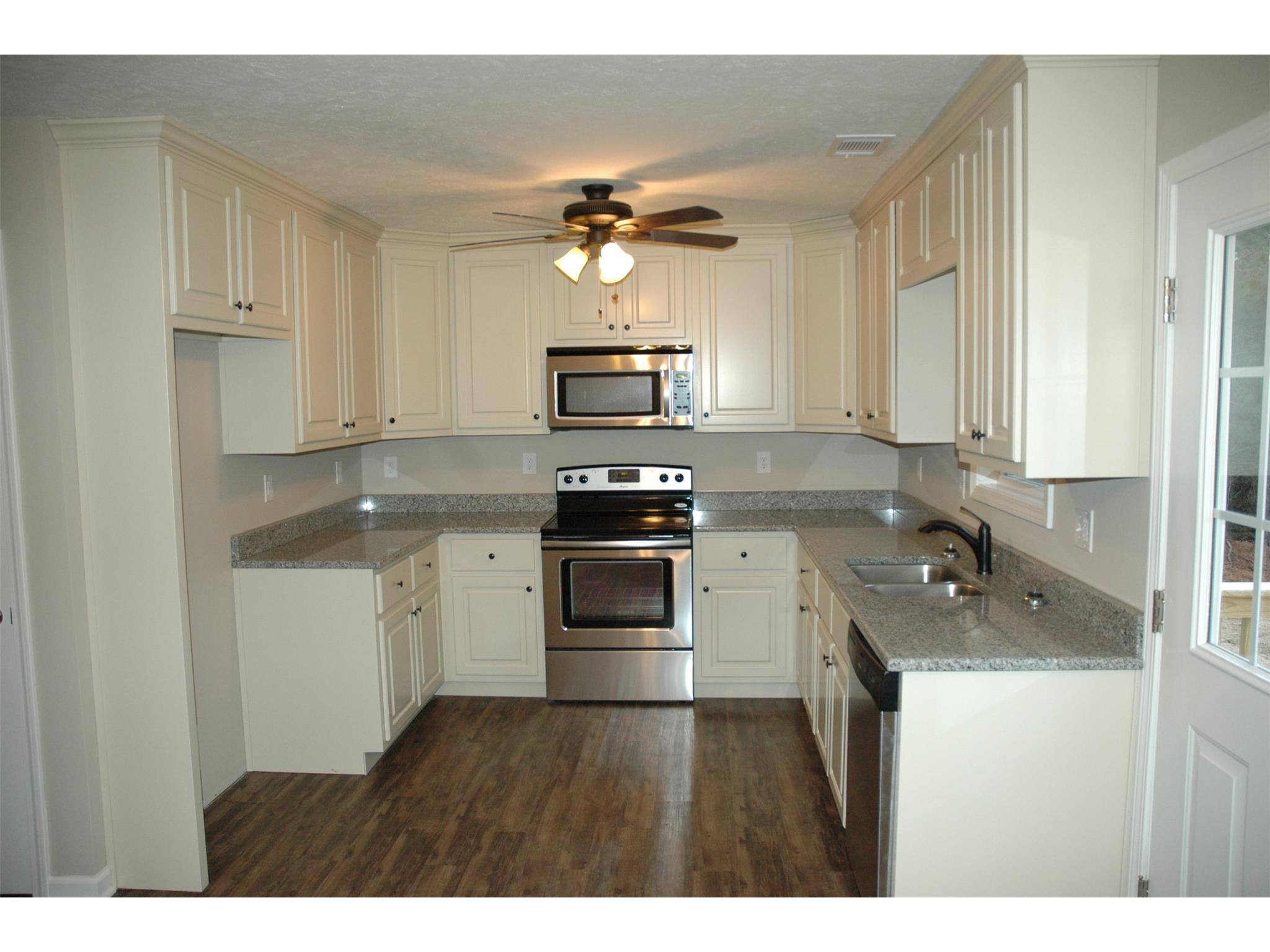 130 Redwood Dr, Lagrange, GA 30240 photo 5