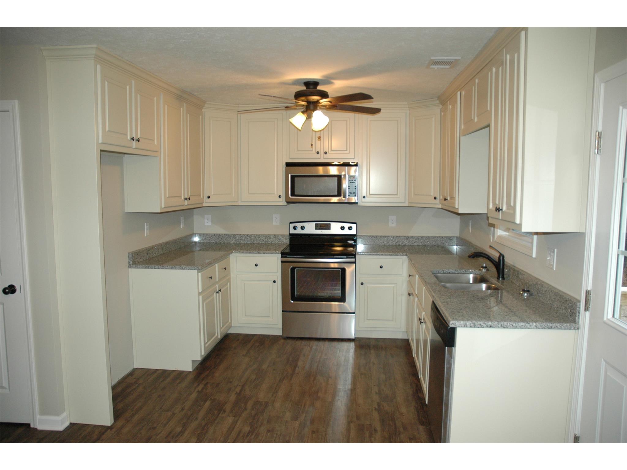 130 Redwood Dr, Lagrange, GA 30240 photo 6