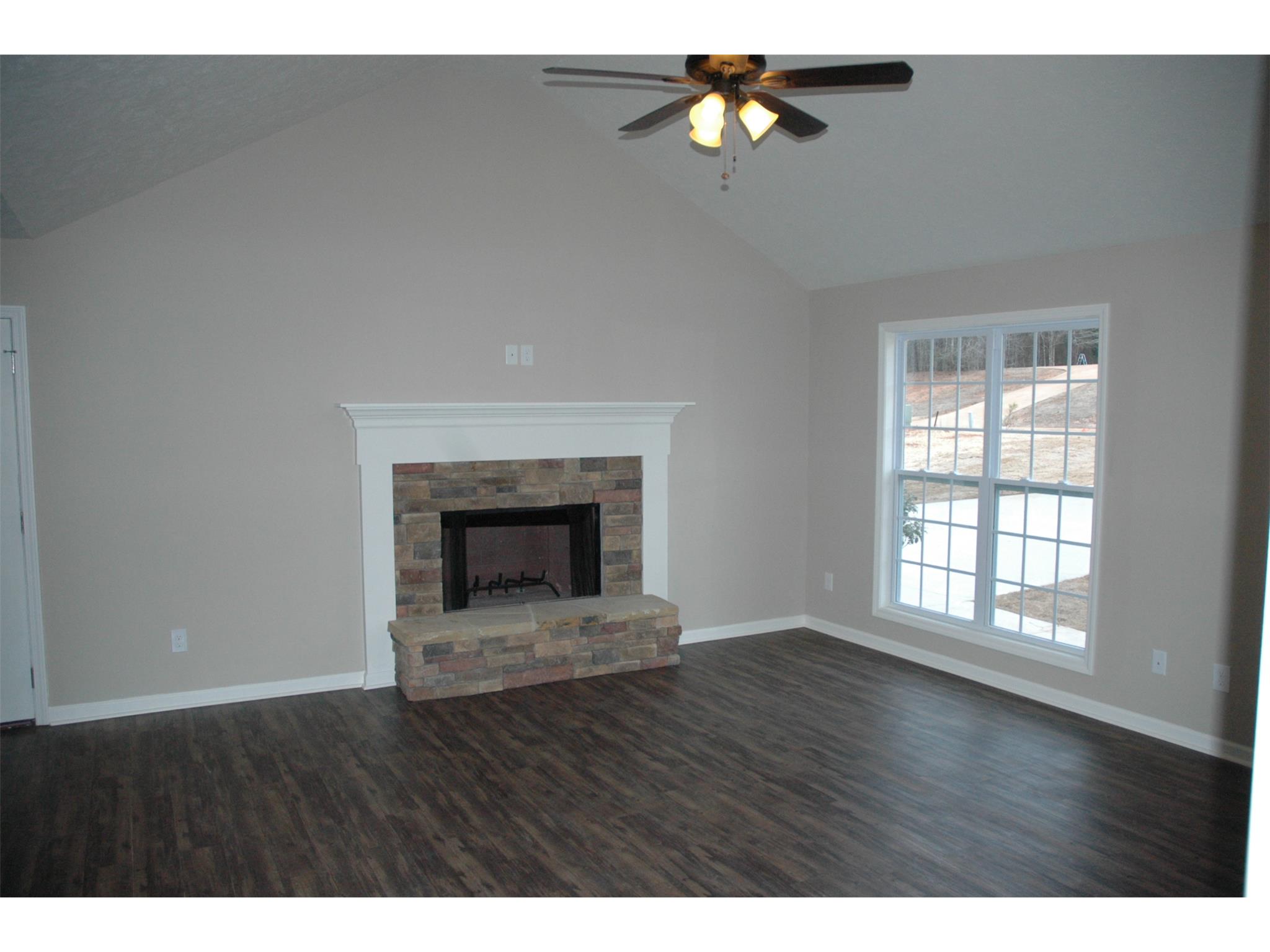 130 Redwood Dr, Lagrange, GA 30240 photo 3
