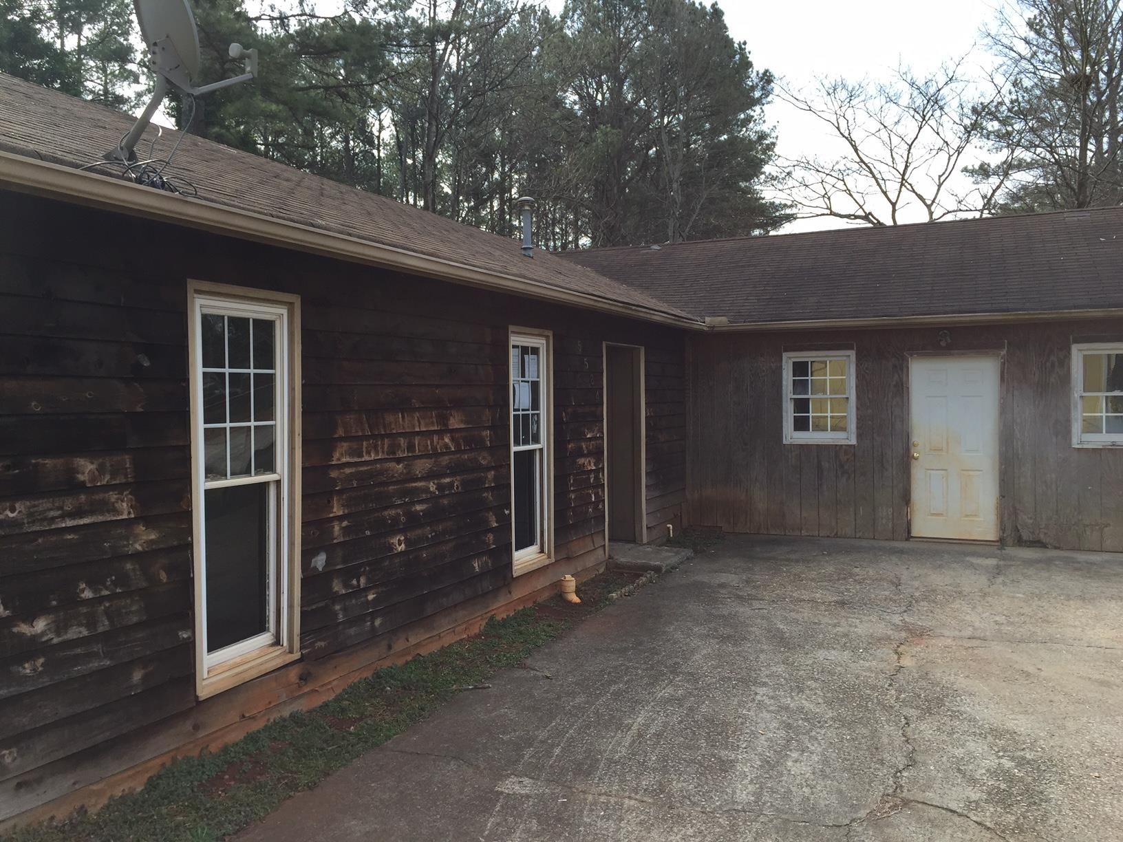 5584 Phillips Dr, Morrow, GA 30260 photo 2