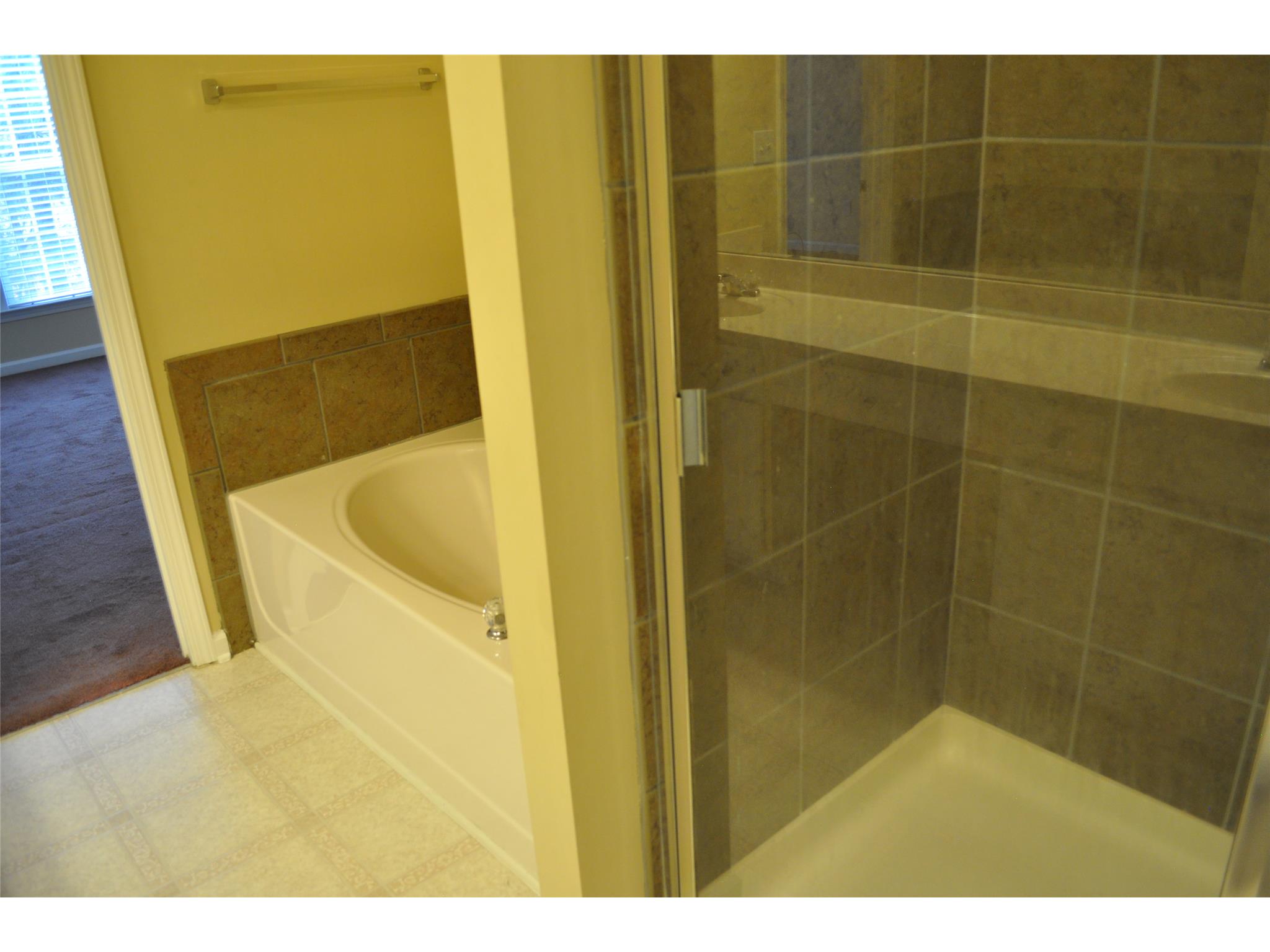 2380 Fairlie Dr, Duluth, GA 30096 photo 17