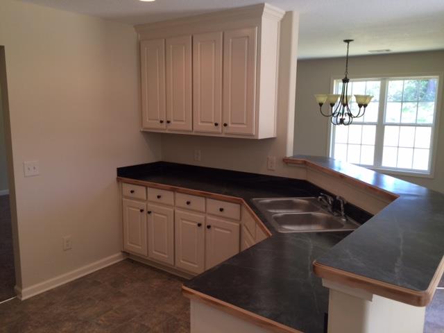 1304 Keaton Dr, Winder, GA 30680 photo 3