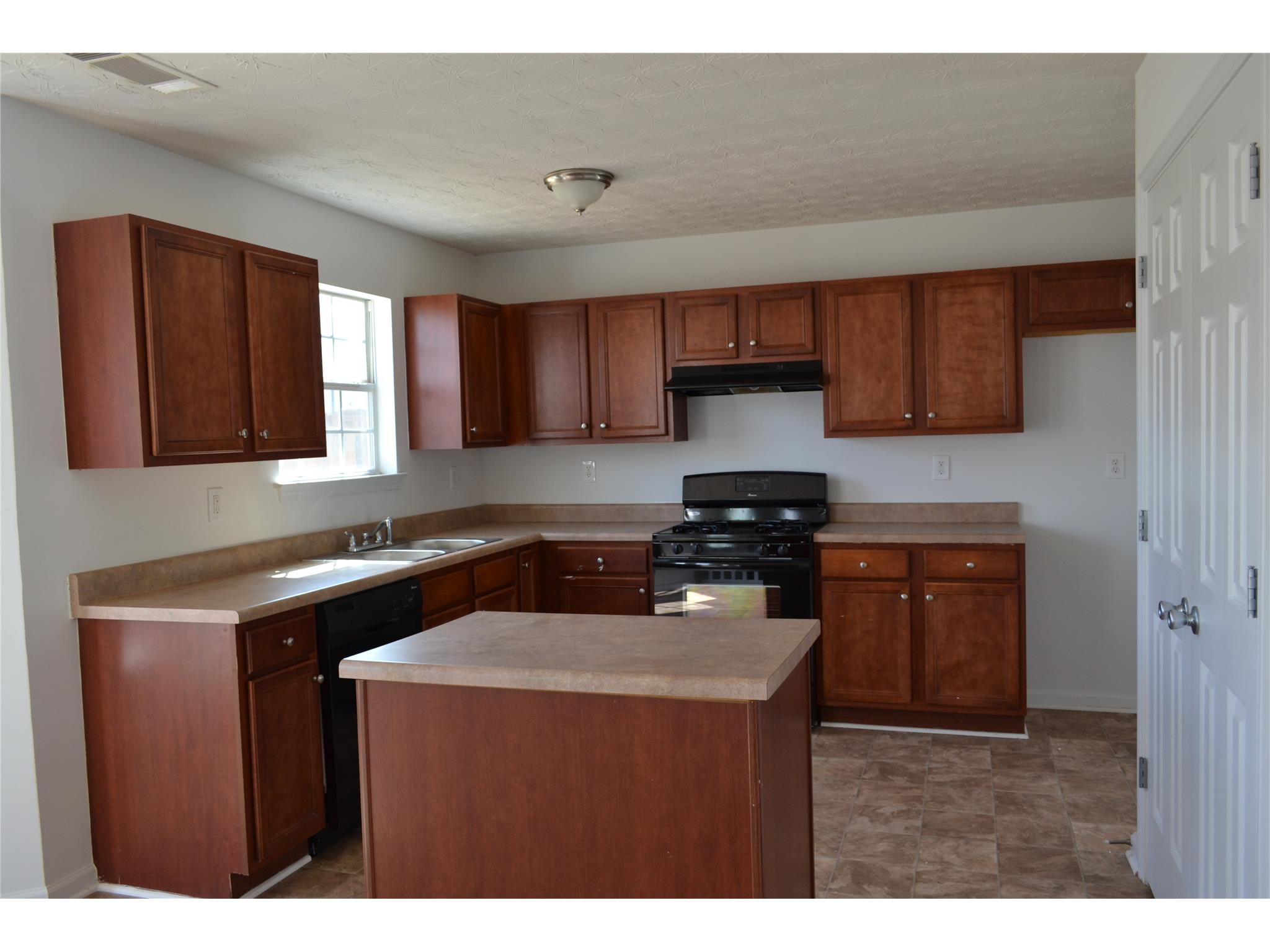250 Timberlake Ter, Covington, GA 30016 photo 8