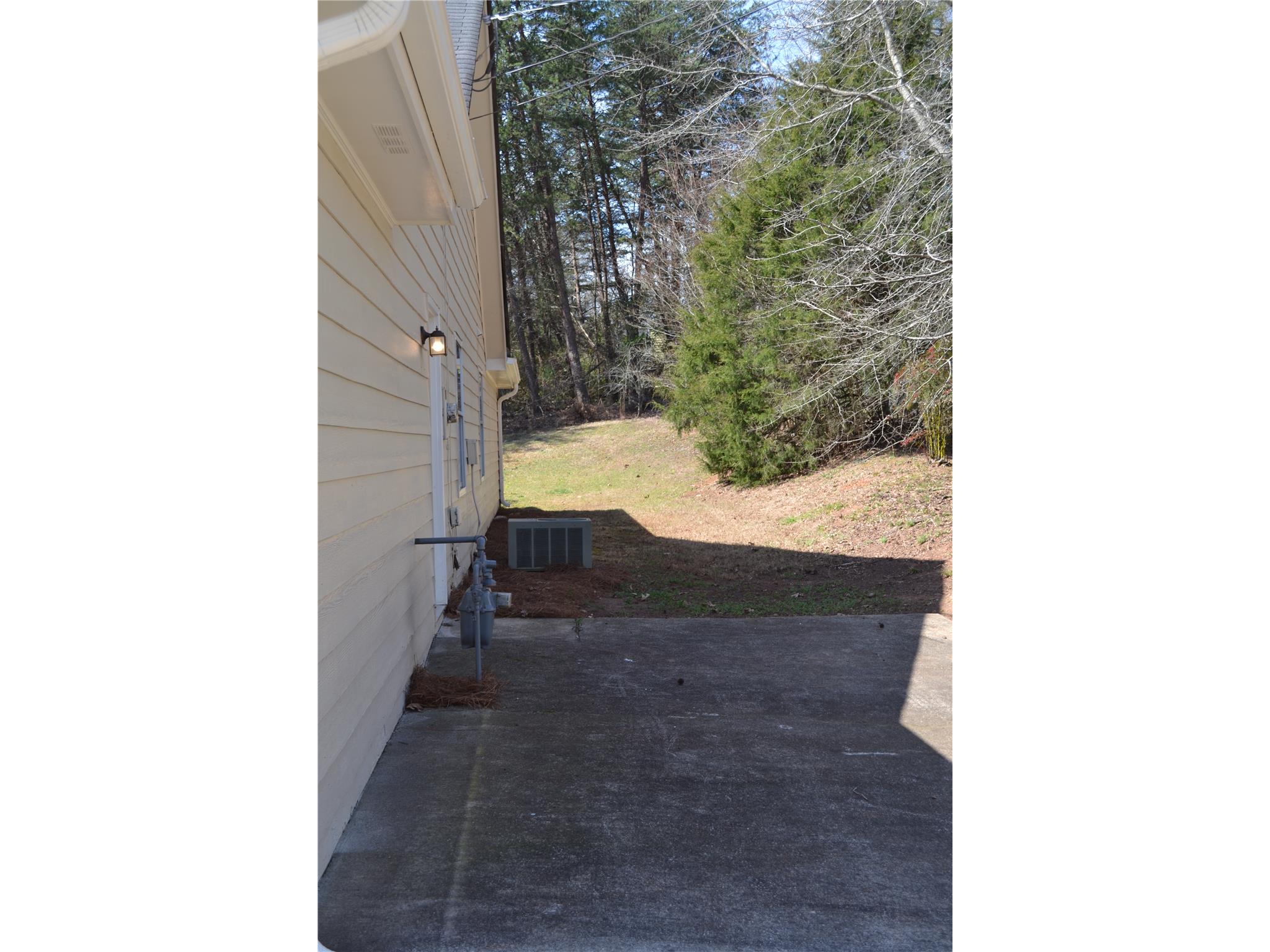 165 Lakefront Dr, Covington, GA 30016 photo 4