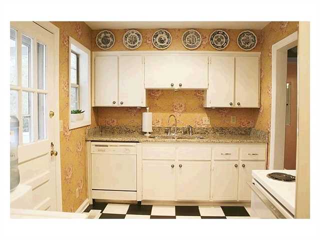 2266 Wallace Dr, Atlanta, GA 30341 photo 3