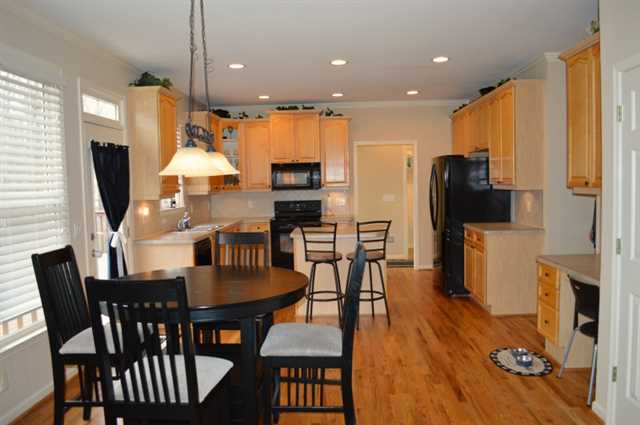 8635 Stone River Dr, Gainesville, GA 30506 photo 8