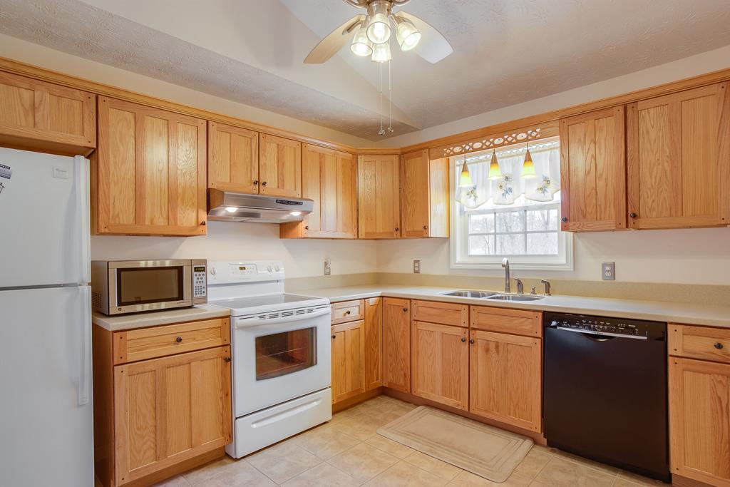 3308 Windgate Dr, Buford, GA 30519 photo 9