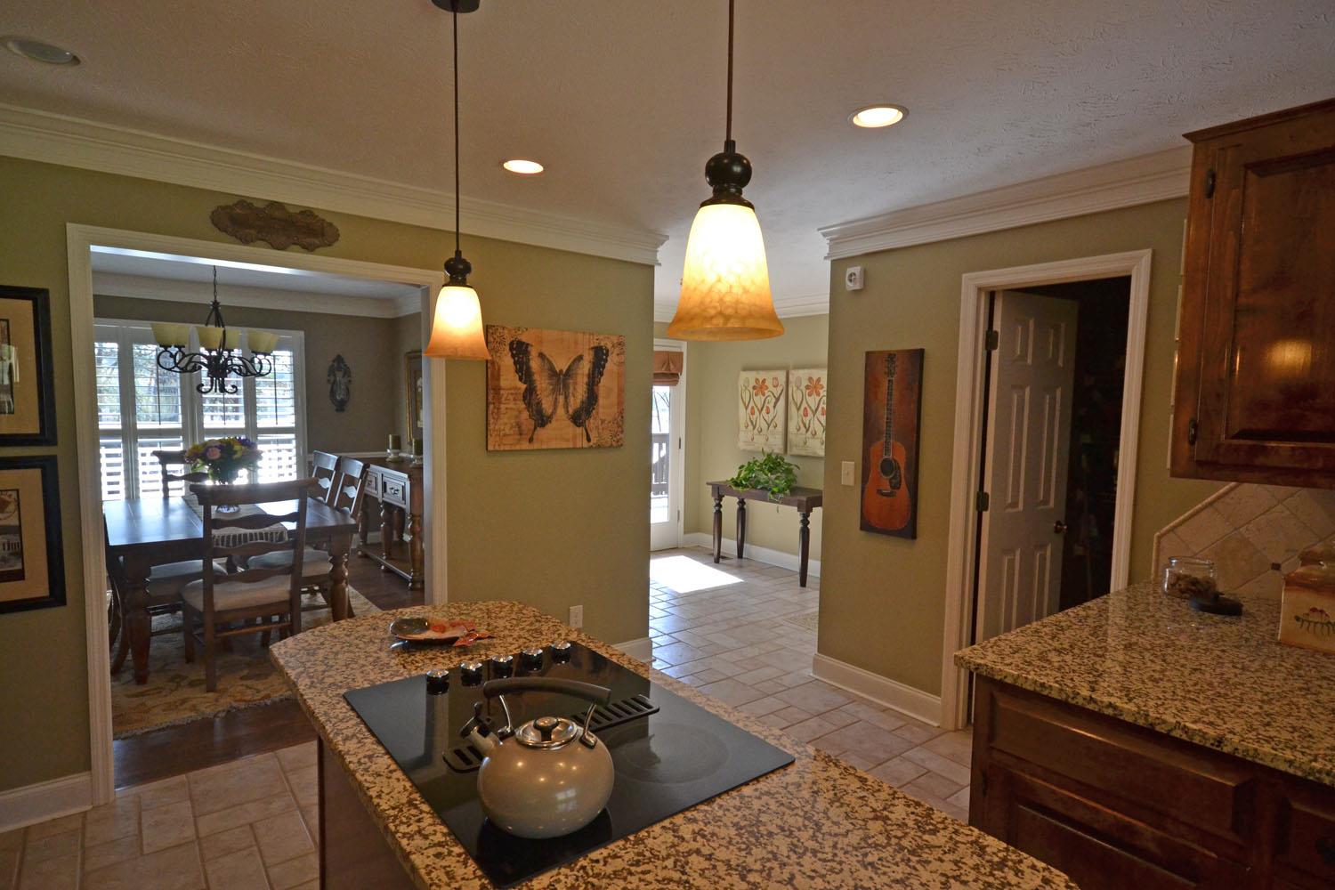 99 Ridgemore Cir, Toccoa, GA 30577 photo 2