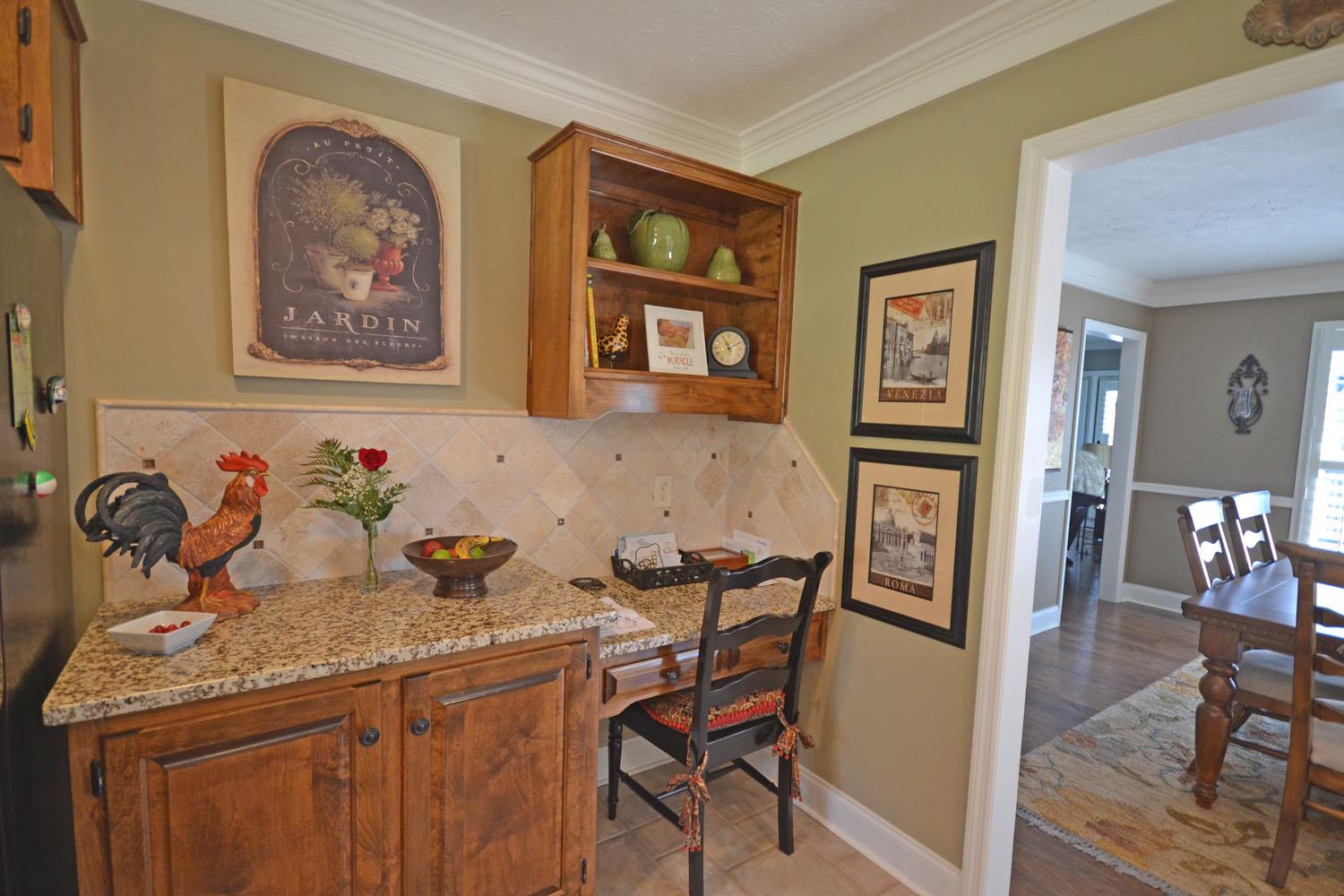 99 Ridgemore Cir, Toccoa, GA 30577 photo 3