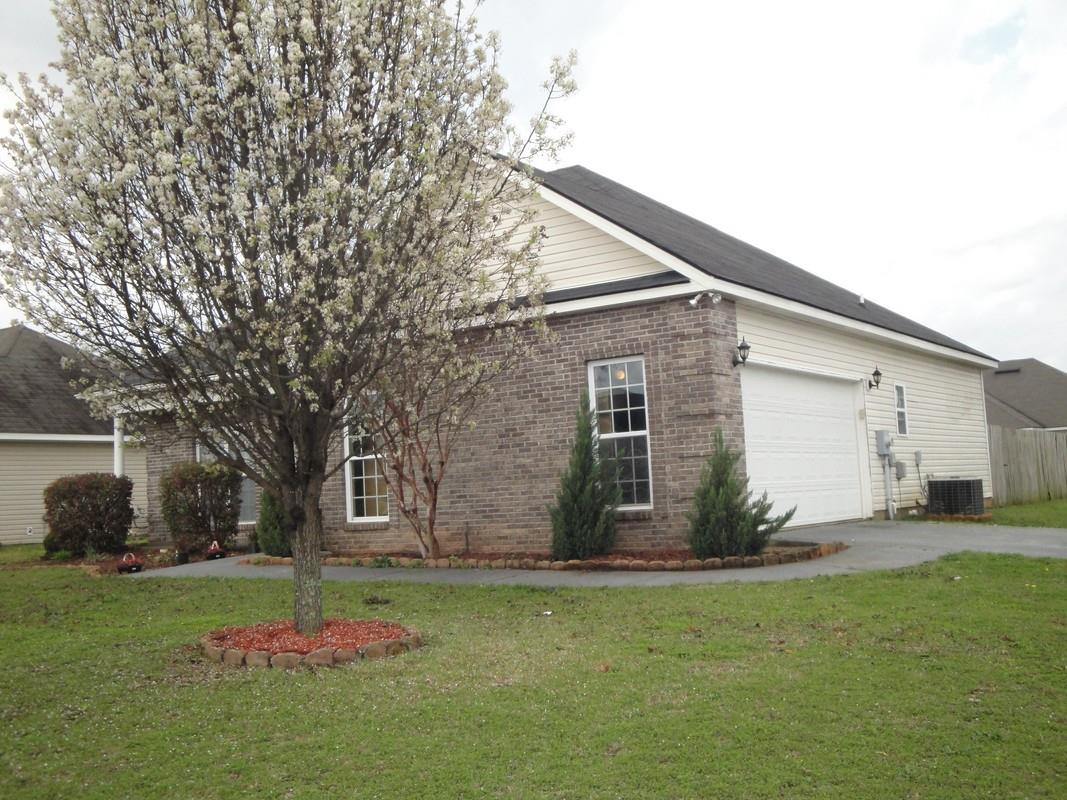 108 Cedarland Dr, Warner Robins, GA 31088 photo 2
