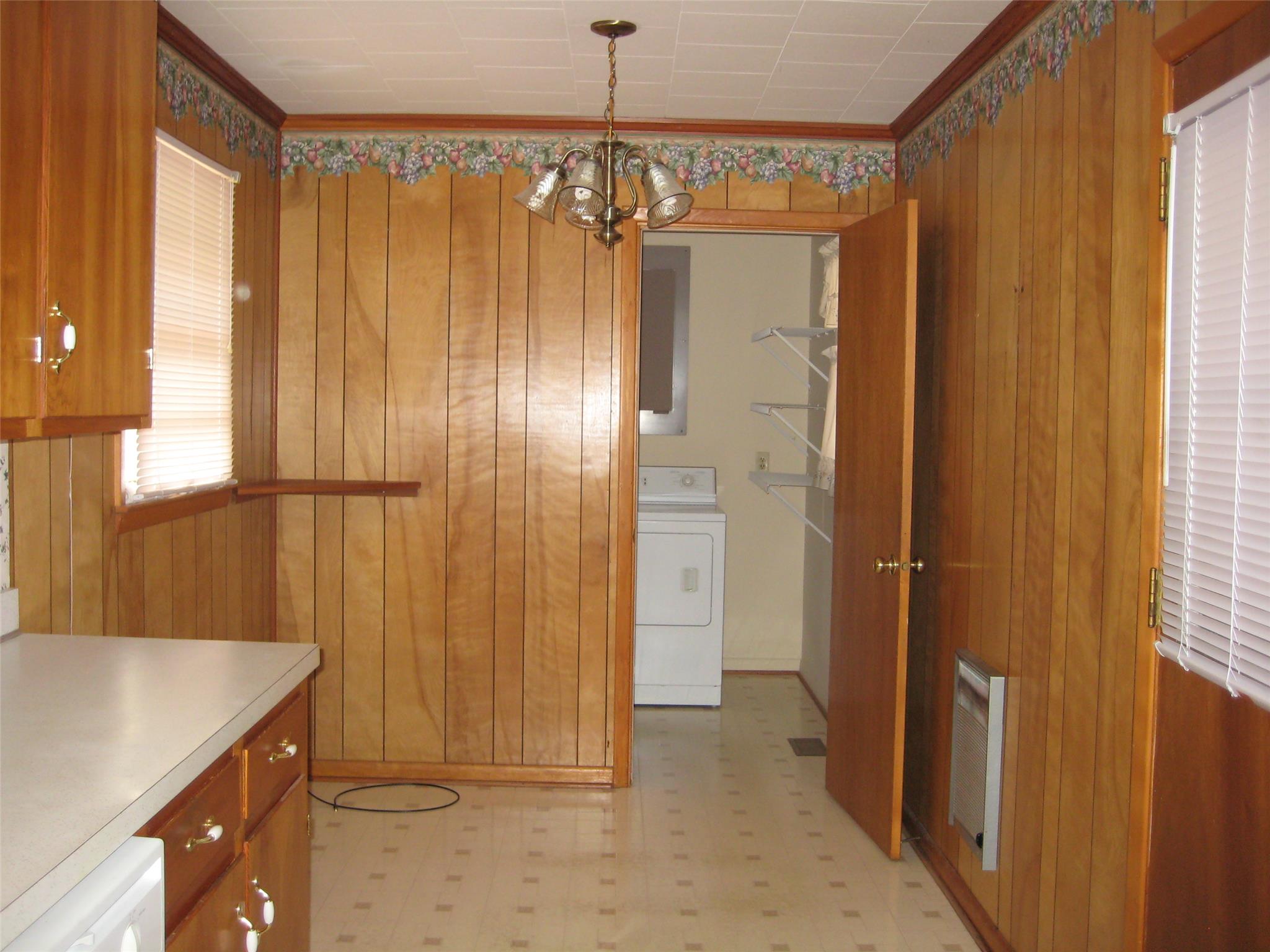 179 Settle St, Winder, GA 30680 photo 5