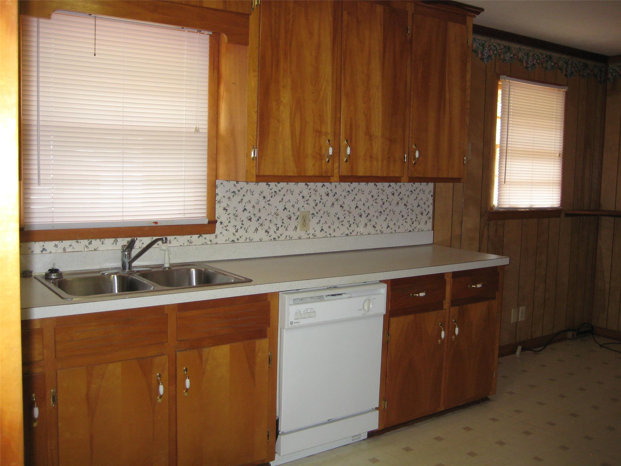 179 Settle St, Winder, GA 30680 photo 4