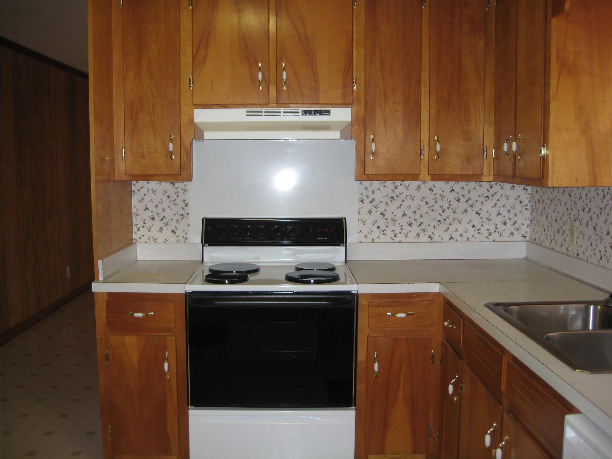 179 Settle St, Winder, GA 30680 photo 3
