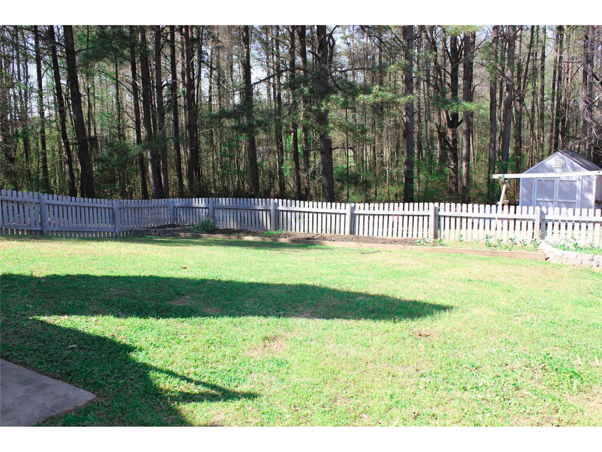 239 E Crestwood Rd, Tyrone, GA 30290 photo 16