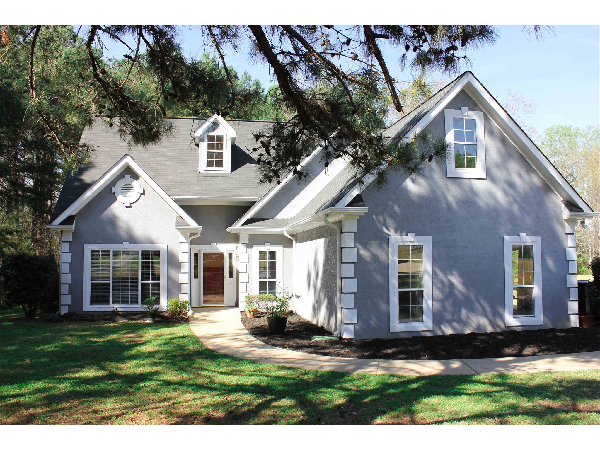 239 E Crestwood Rd, Tyrone, GA 30290 photo 1