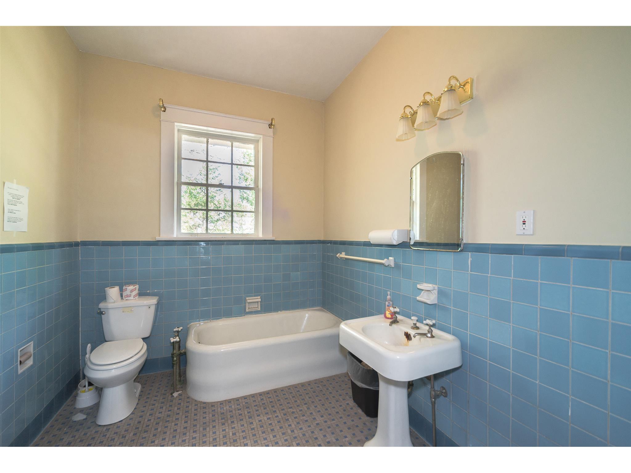 49 Spring St, Newnan, GA 30263 photo 21