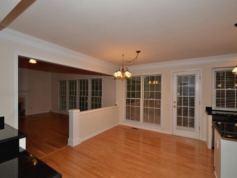 10910 Chatburn Way, Duluth, GA 30097 photo 8