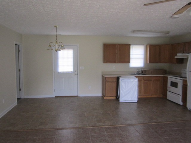 130 Whitehead Ct, Covington, GA 30016 photo 4