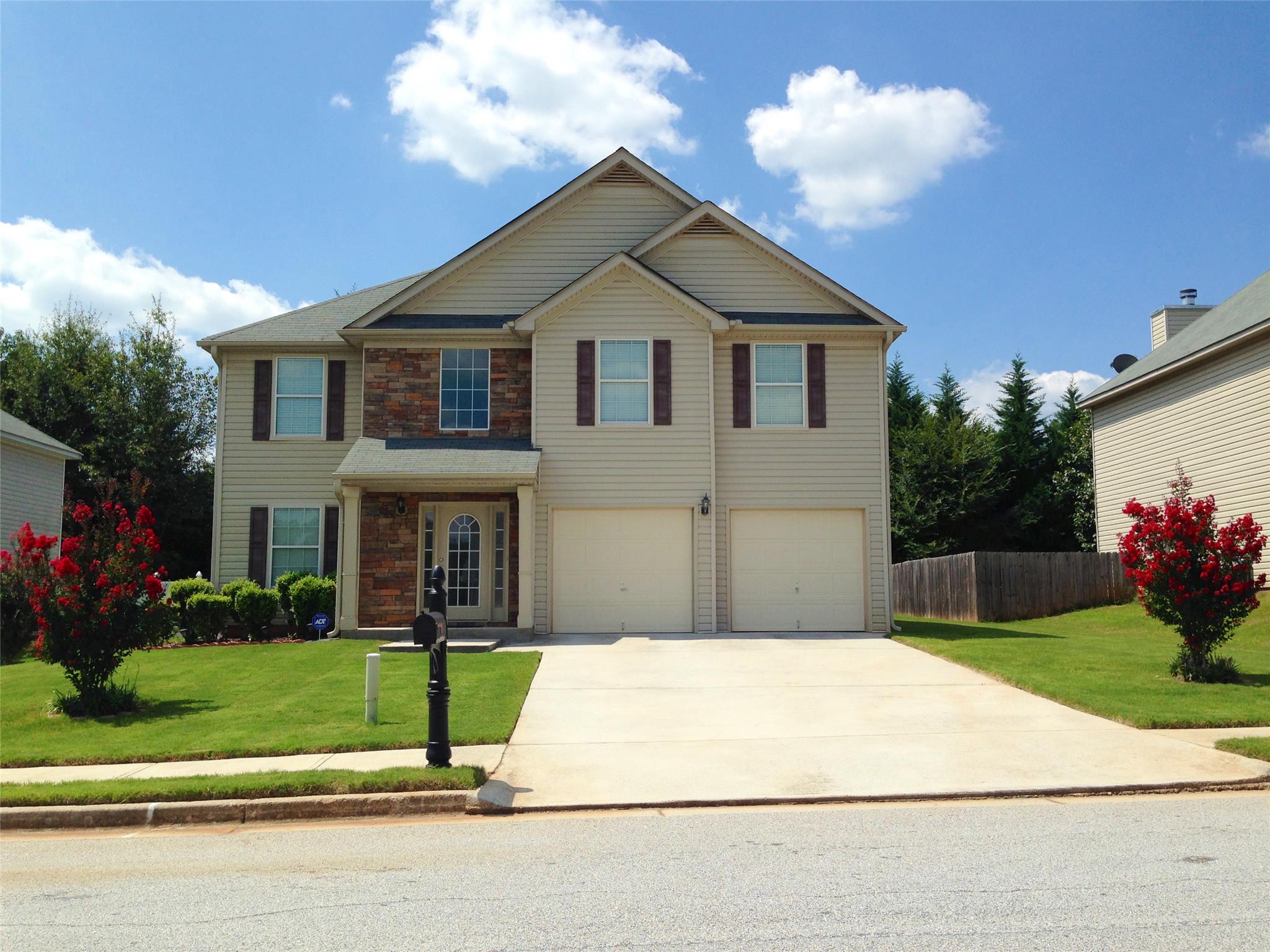 420 Lakeridge Ct, Covington, GA 30016 photo 1