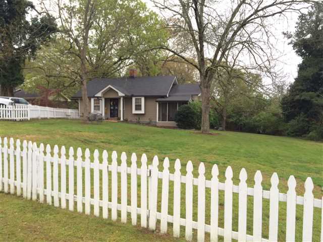 203 E 5th Ave, Winder, GA 30680 photo 1