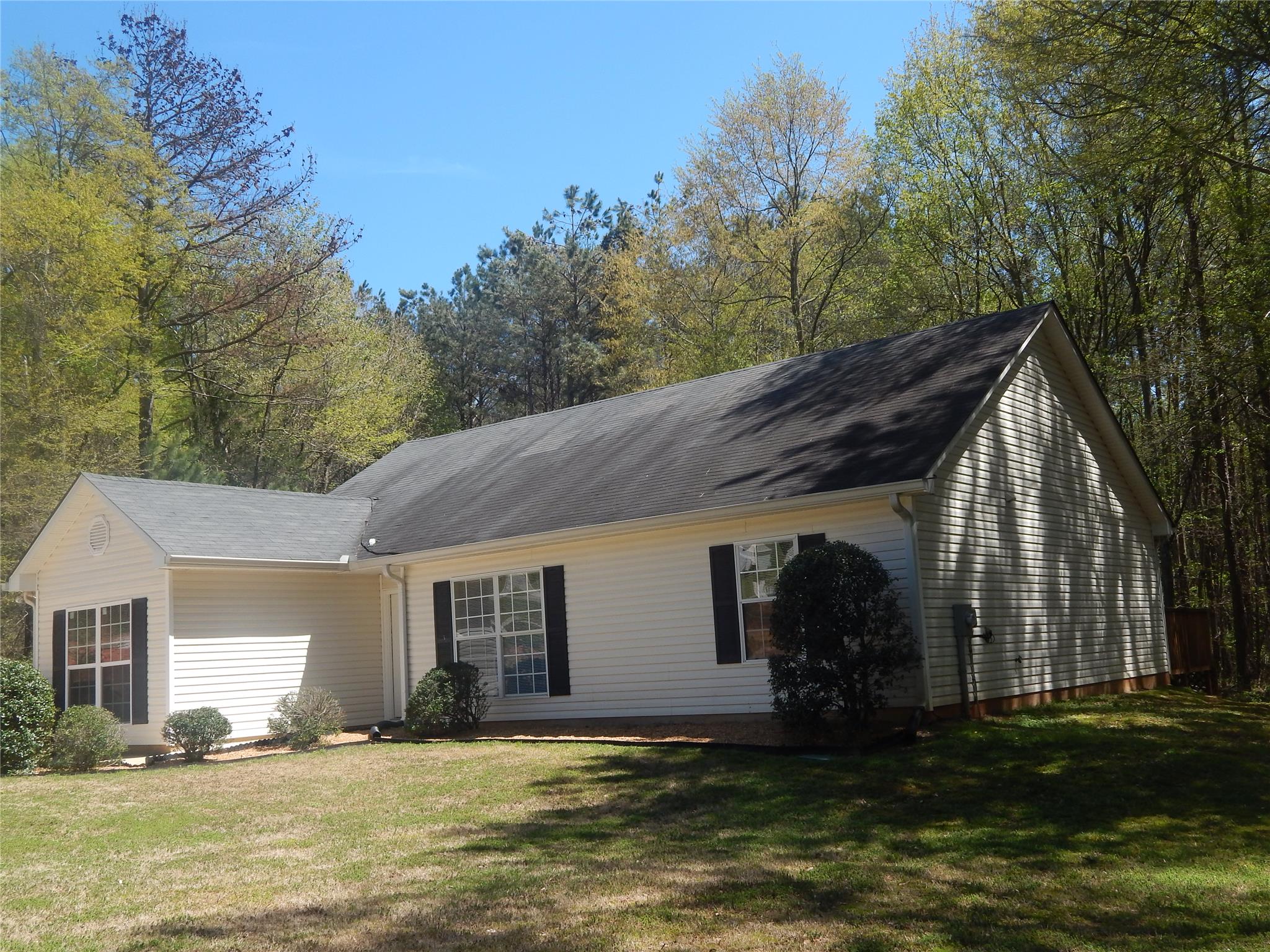 199 Millstone Dr, Commerce, GA 30530 photo 1