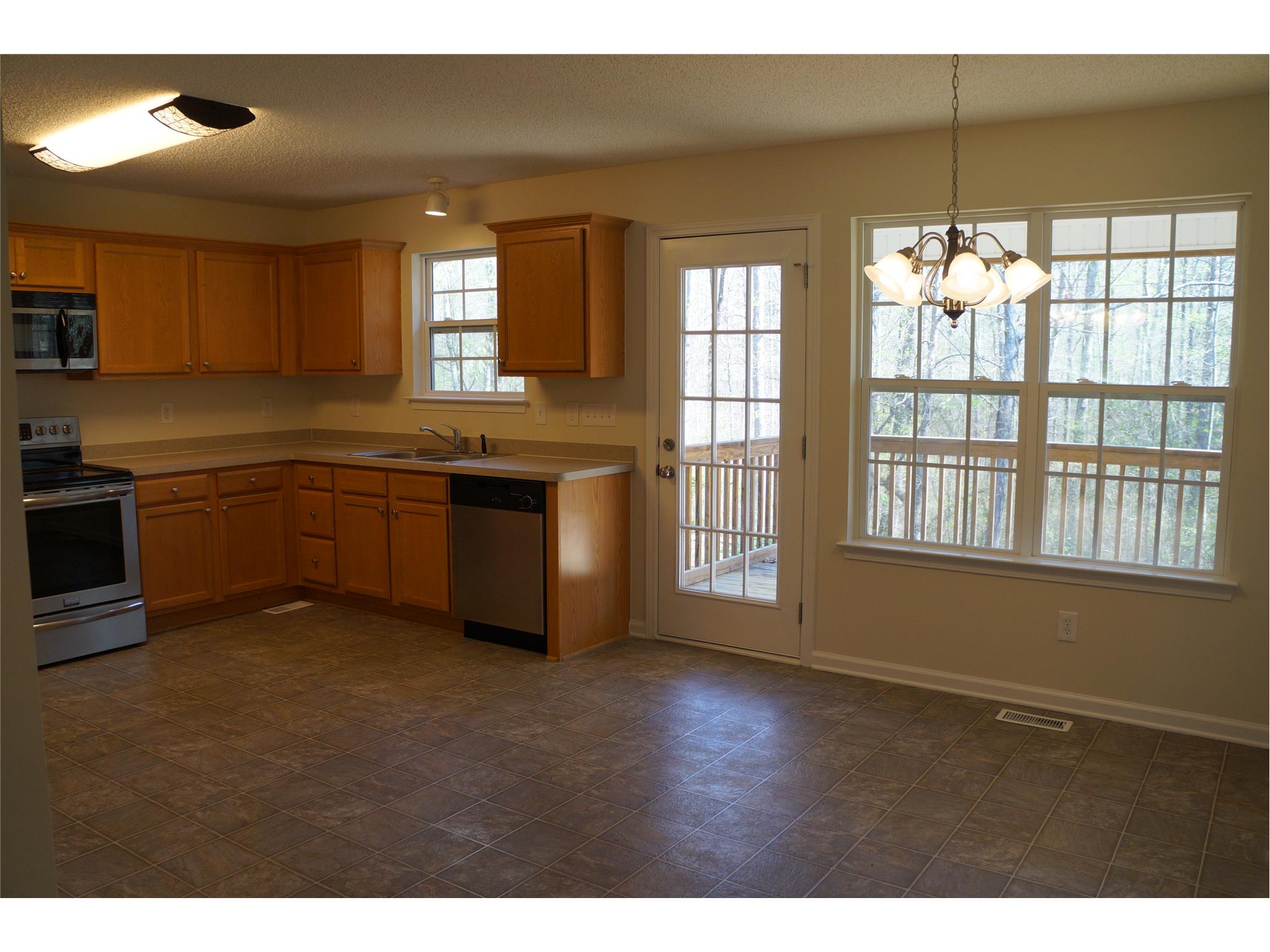 105 Riverbrooke Trl, Covington, GA 30016 photo 7