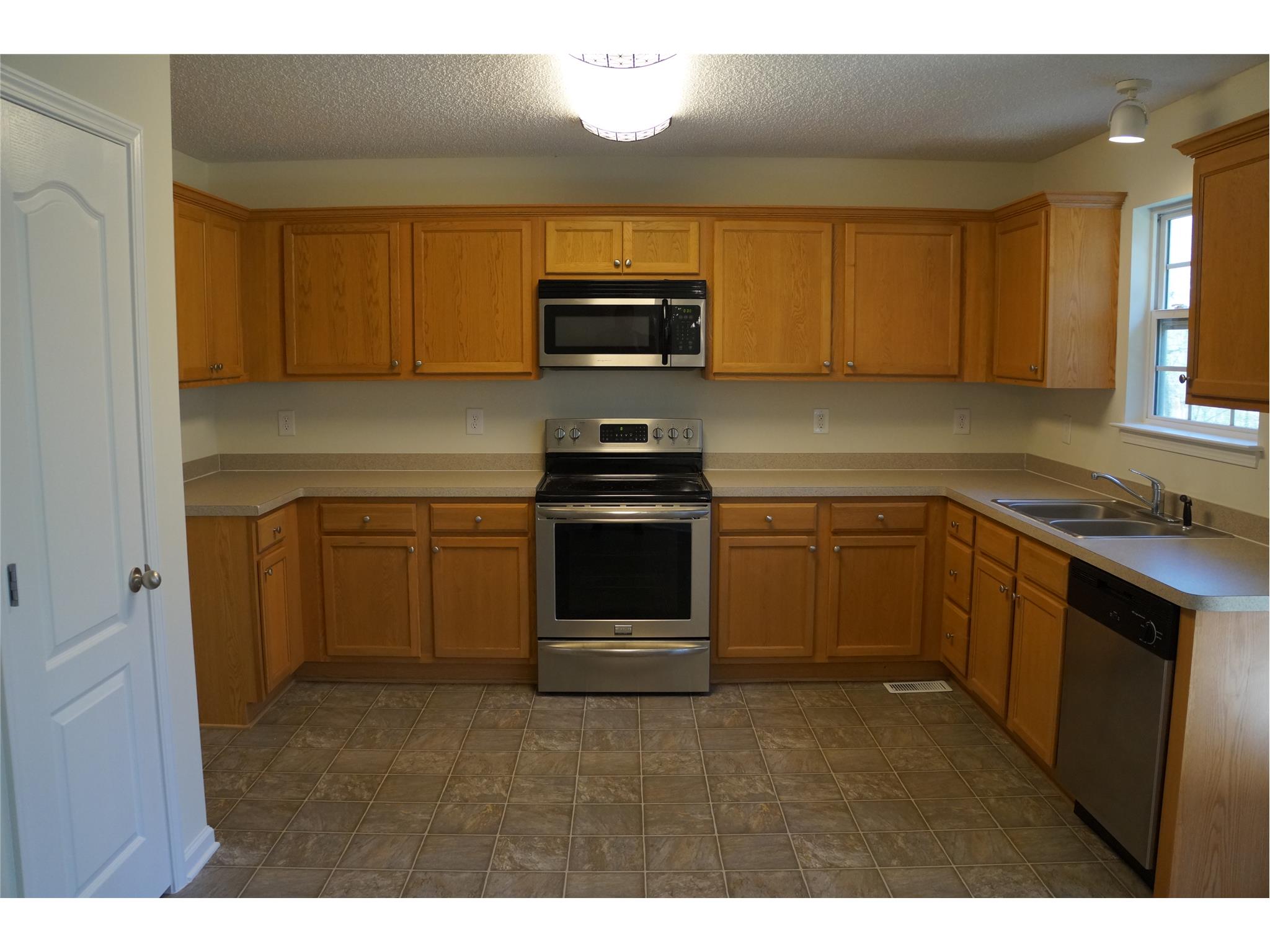 105 Riverbrooke Trl, Covington, GA 30016 photo 5