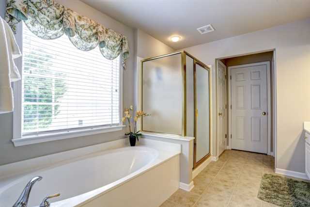 600 Midhurst Pl, Suwanee, GA 30024 photo 18