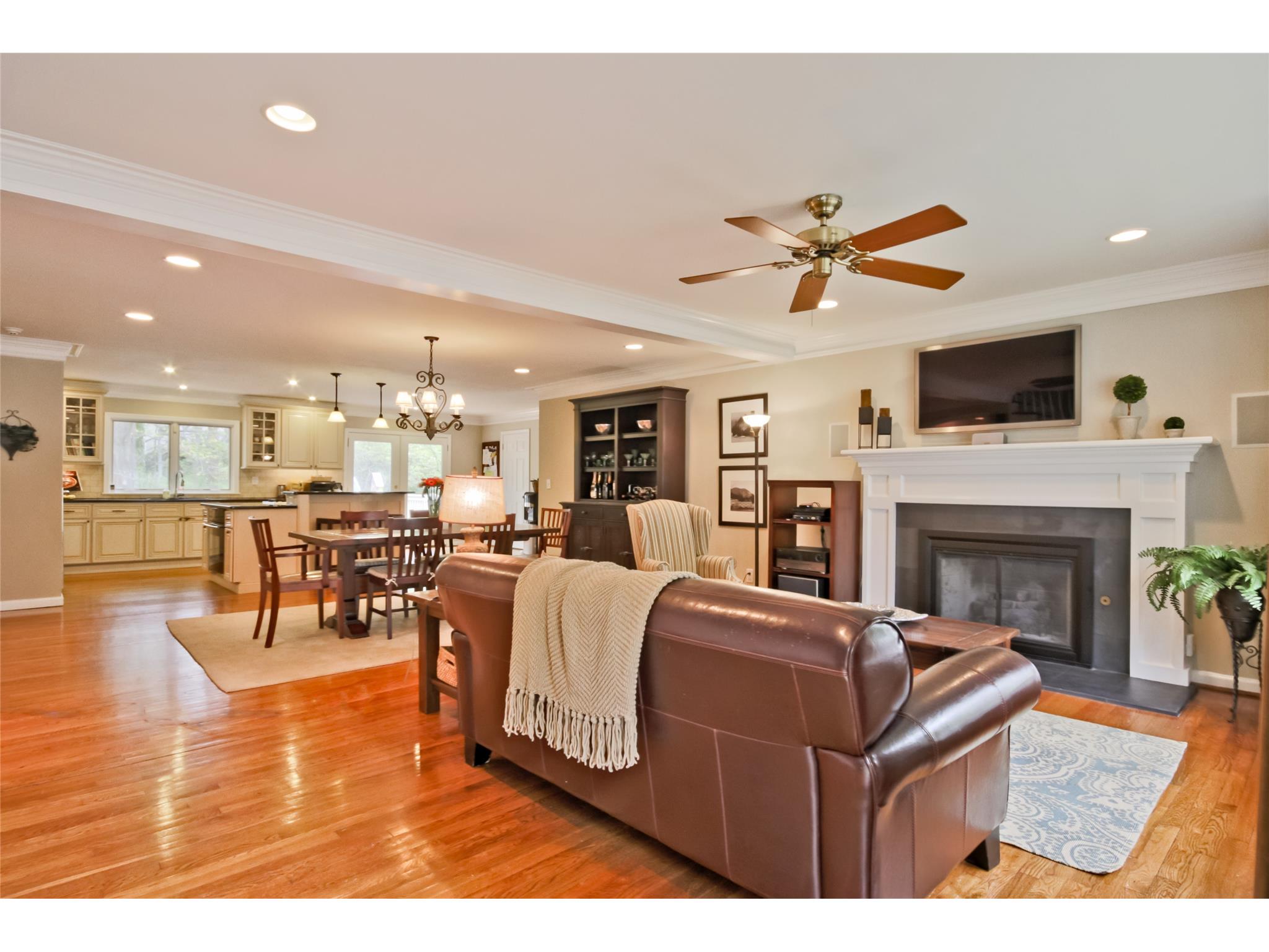 3422 Keswick Dr, Atlanta, GA 30341 photo 4