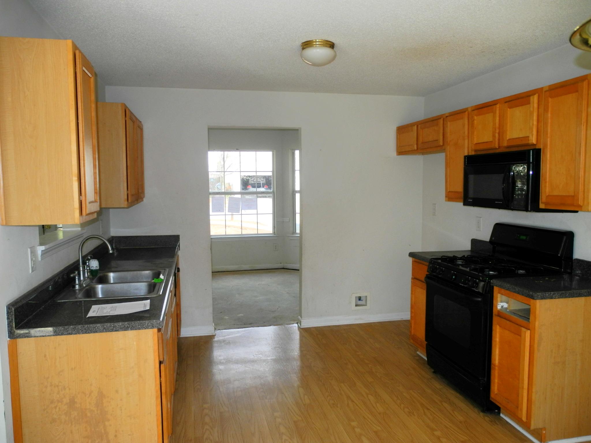 3493 Creekview Dr, Rex, GA 30273 photo 4