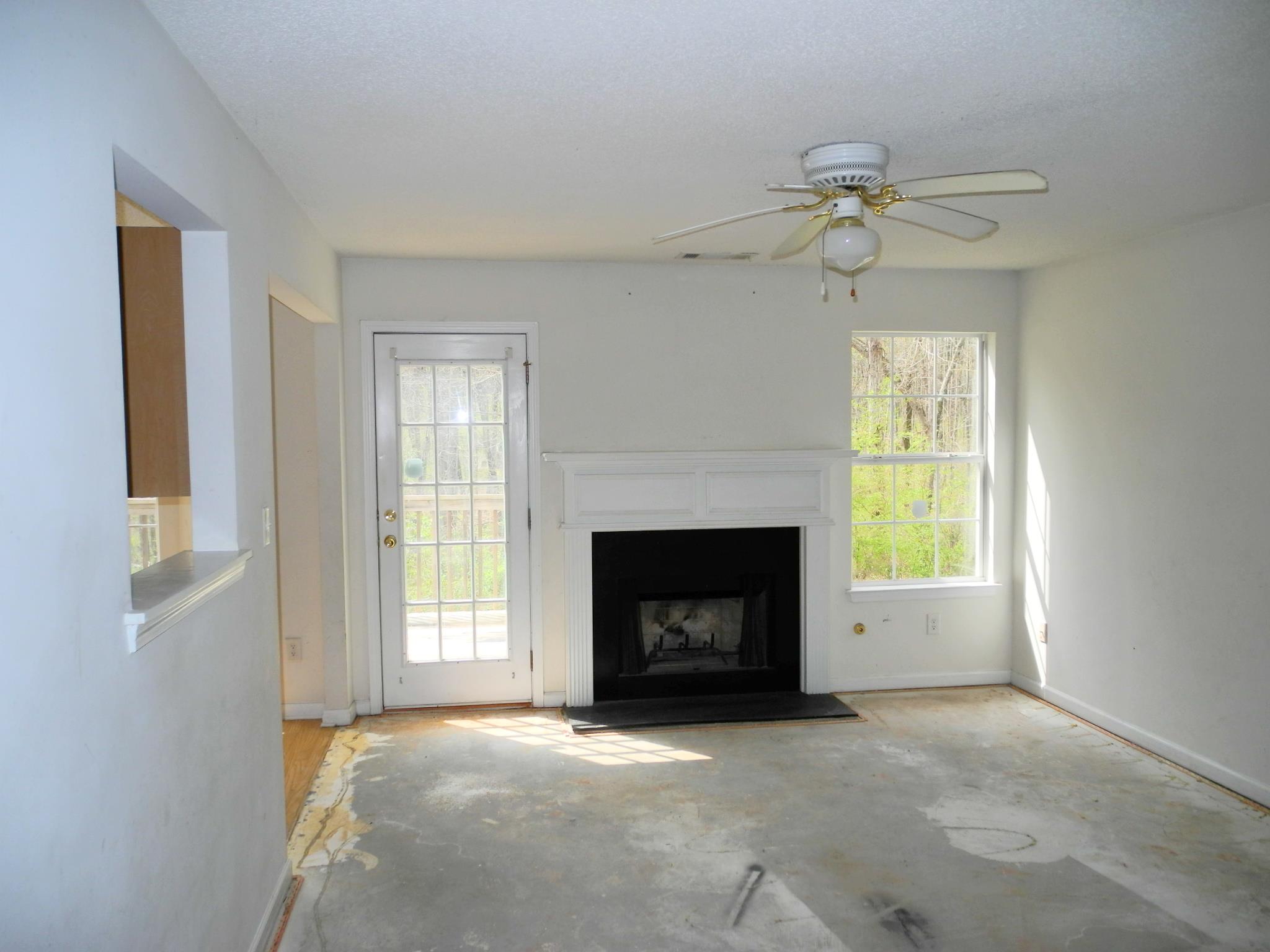 3493 Creekview Dr, Rex, GA 30273 photo 2