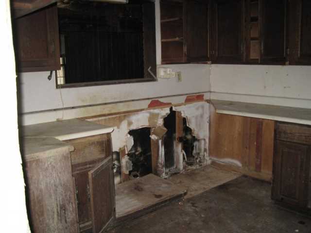 2469 Castile Dr, Morrow, GA 30260 photo 4