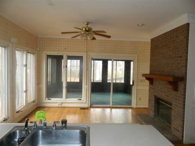 7527 Waters Edge Dr, Stone Mountain, GA 30087 photo 9