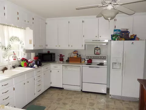 2202 65th St, Valley, AL 36854 photo 5
