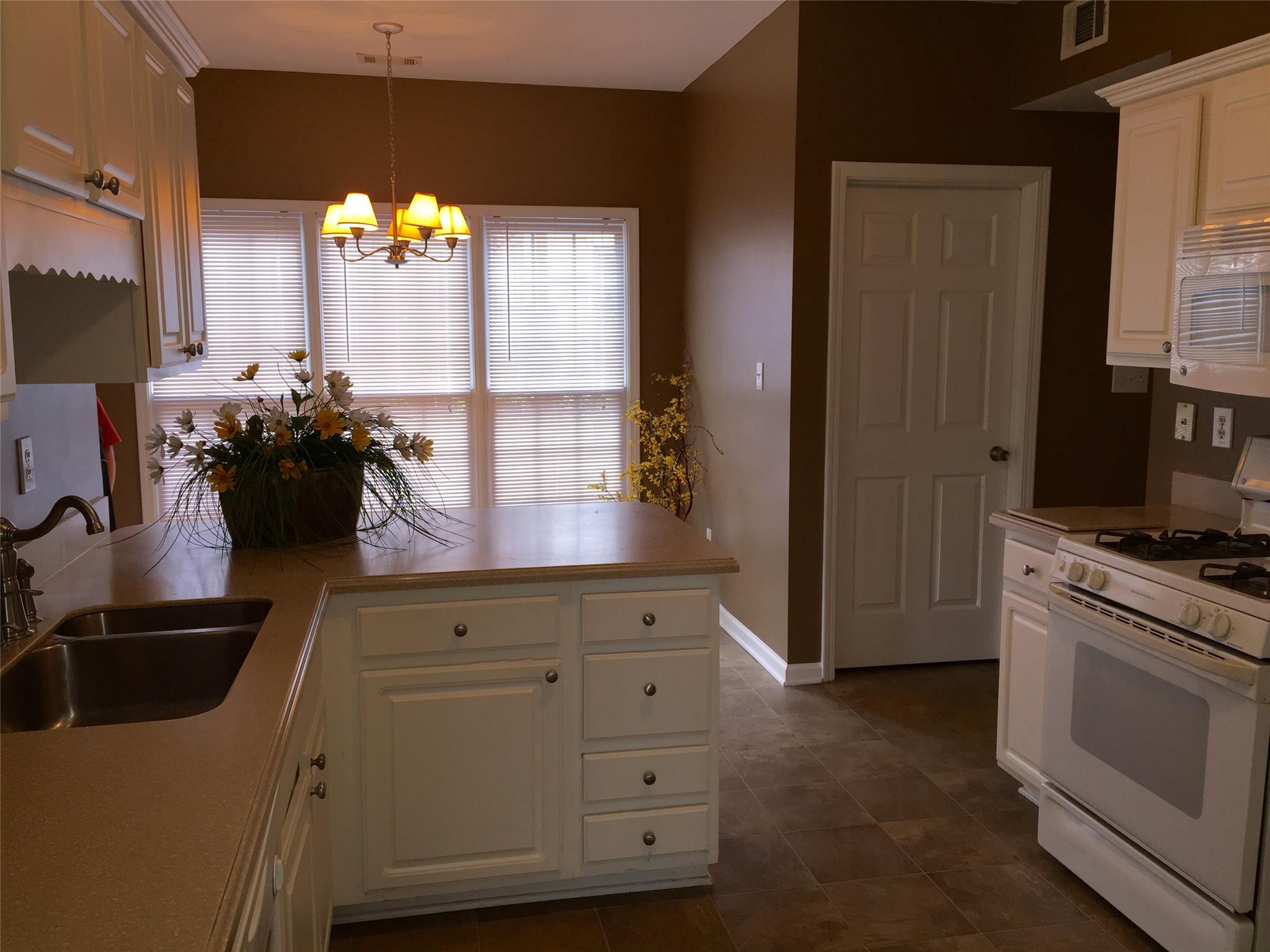 2259 N Shallowford Rd, Atlanta, GA 30341 photo 8