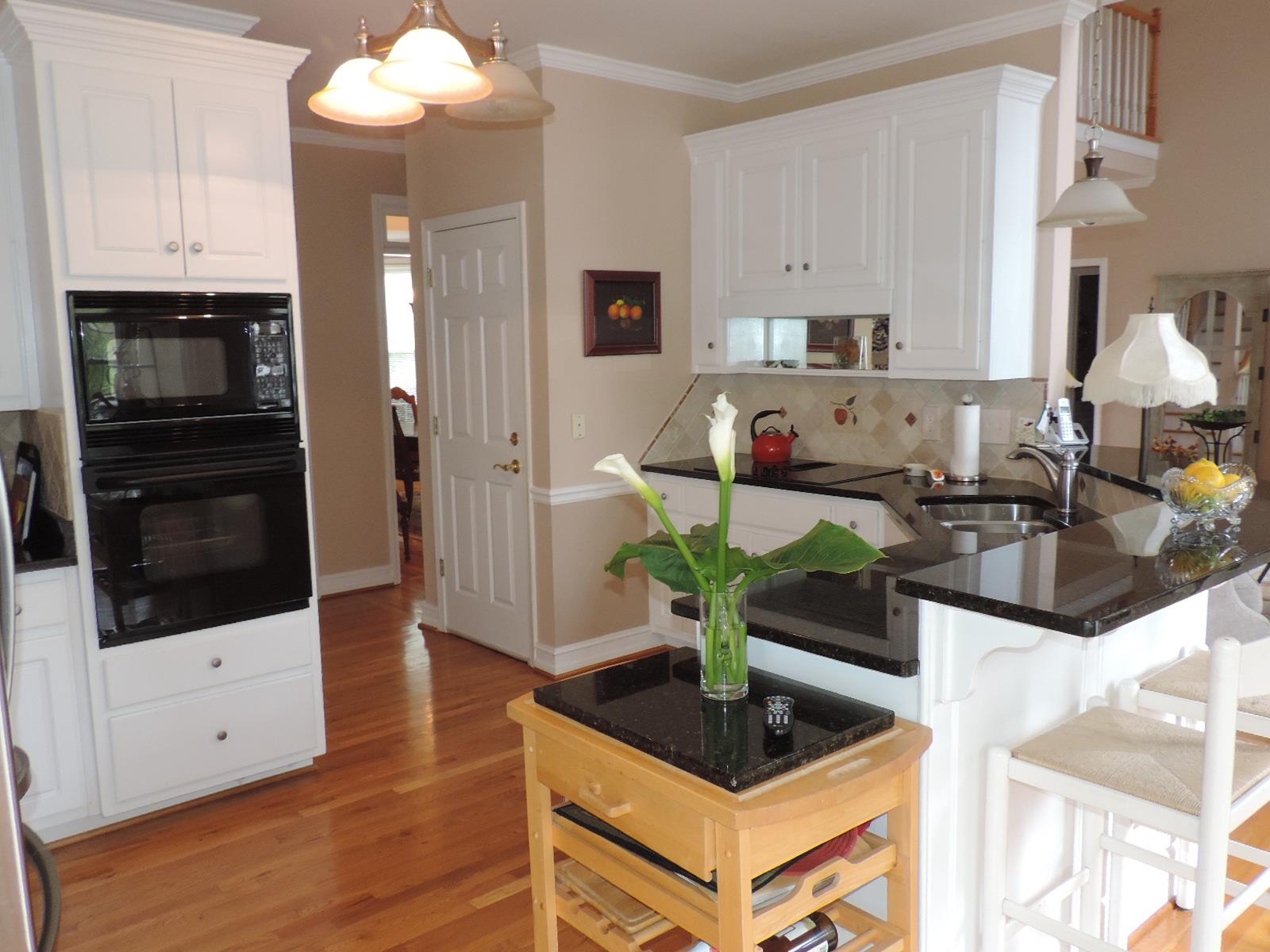 5025 Hampshire Ct, Suwanee, GA 30024 photo 7
