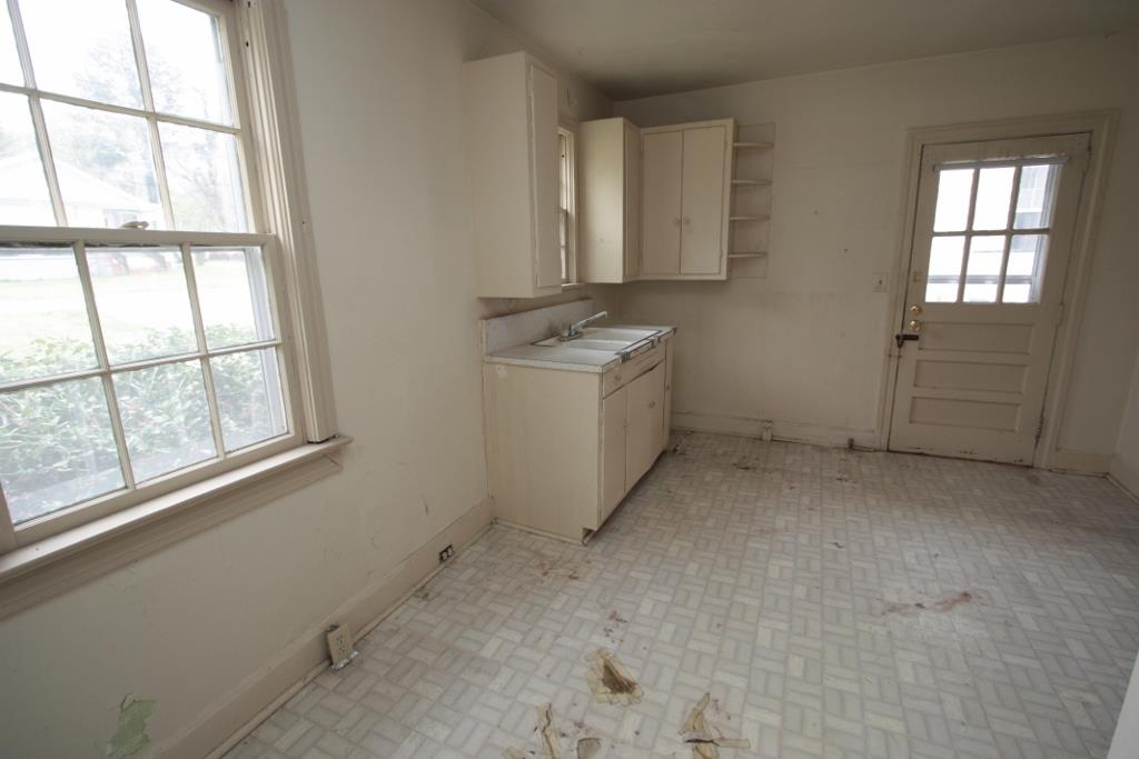 306 N Lee St, Lagrange, GA 30240 photo 2