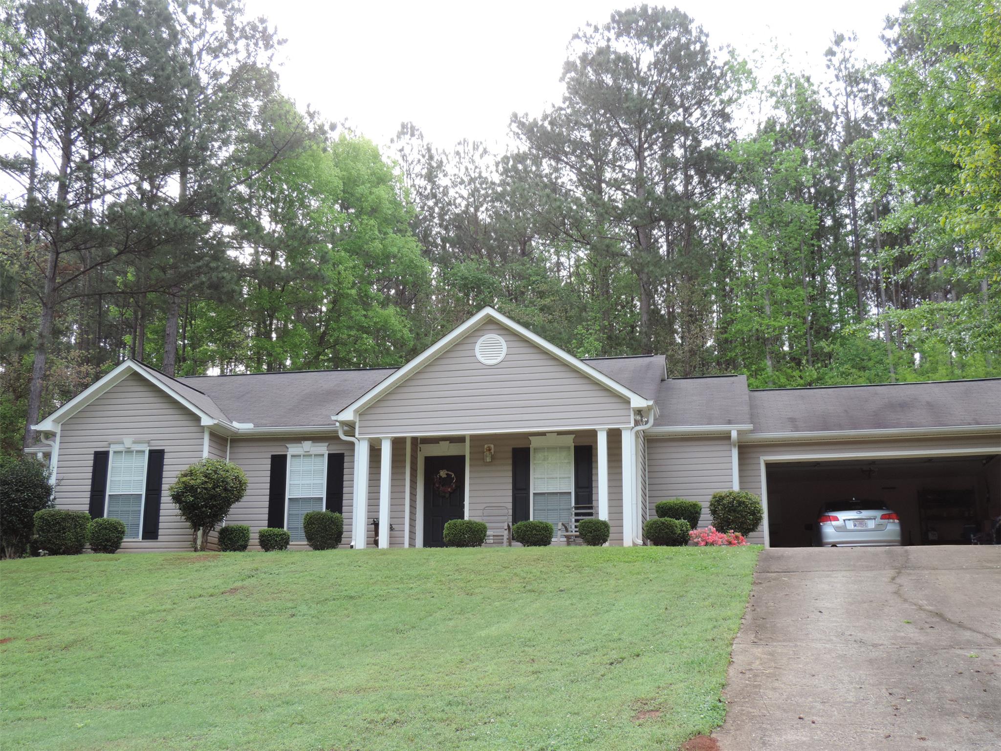 107 Philmont Ct, Lagrange, GA 30240 photo 2