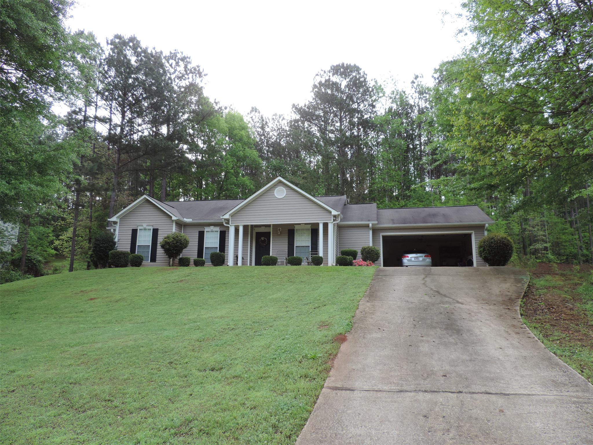 107 Philmont Ct, Lagrange, GA 30240 photo 3