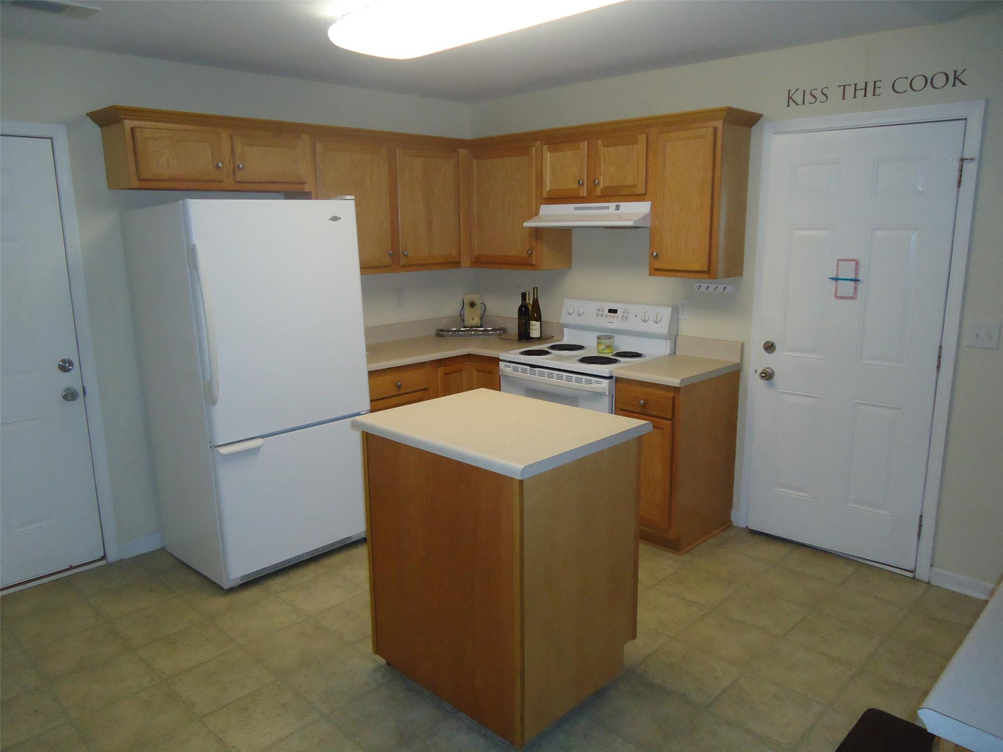 300 Lenox Cir, Lagrange, GA 30241 photo 3