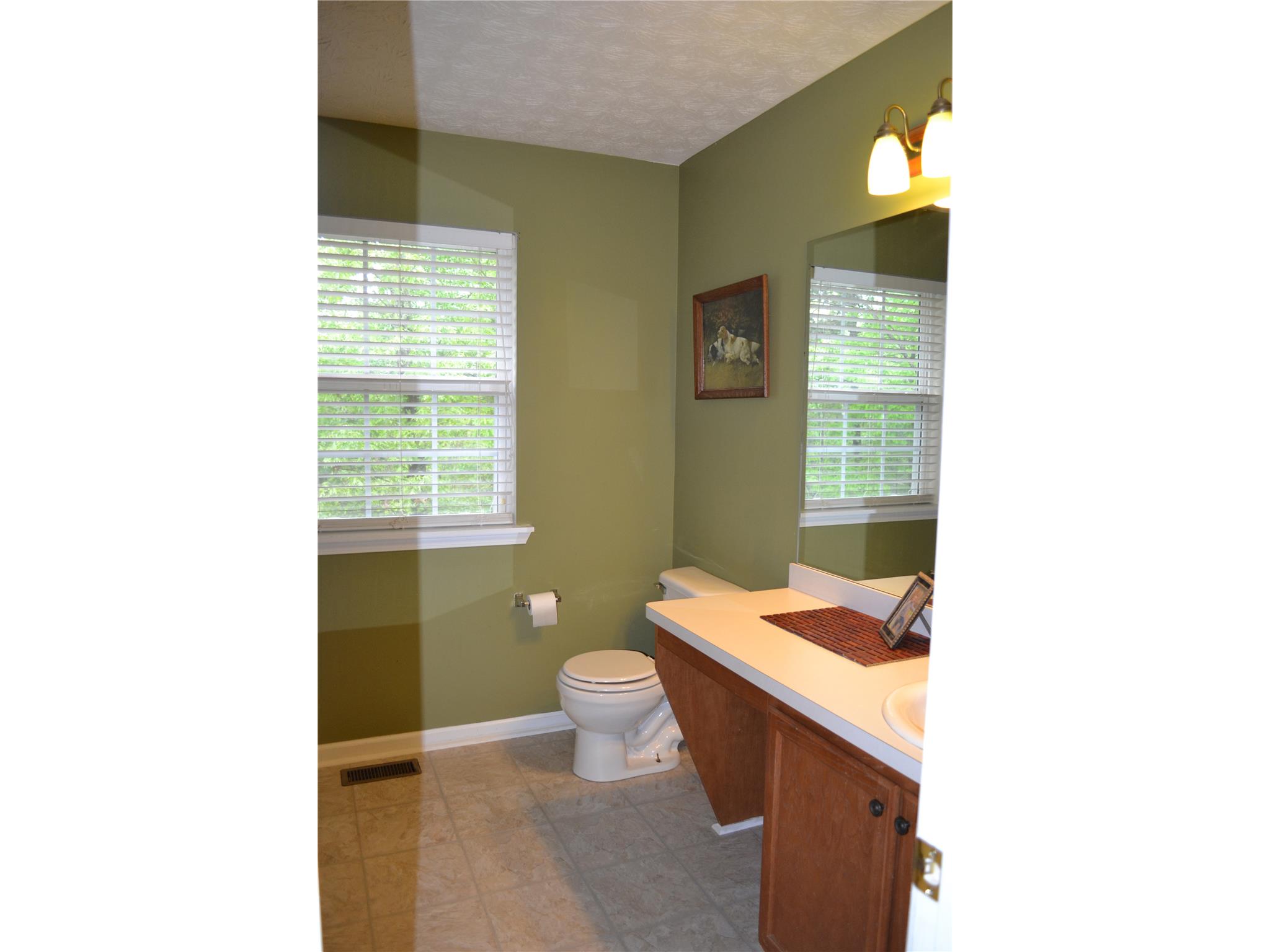302 Arlington Ln, Commerce, GA 30529 photo 6