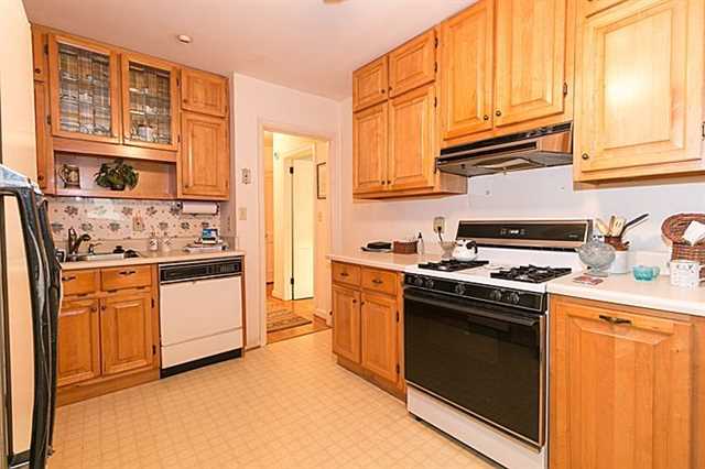 2984 Hilltop Dr, Atlanta, GA 30341 photo 8